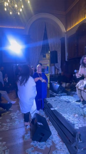 509K views · 32K reactions | Zeeshan Rokhri Live in Glasgow By Samara Events UK . NEXT SHOW EAST LONDON 13th December Ilford Town Hall. | Samara Events UK | Facebook