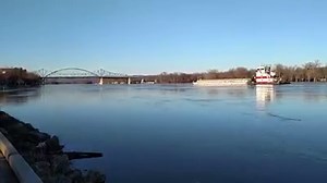 Barge traffic is moving on the Mississippi River once again. Hello spring! | News 8 Now / News 8000
