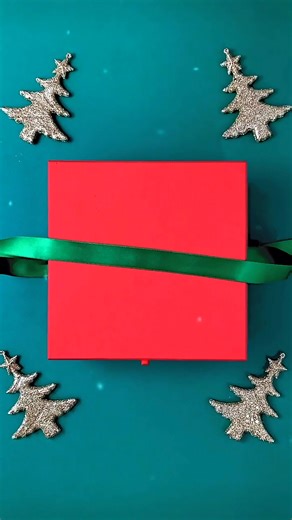 Zdrowe, domowe zestawy świąteczne tworzone przez naszych mistrzów to idealny prezent dla rodziny, bliskich czy klientów — wszystkich, o których myślimy ciepło🎅🏻🎄🎁 Podaruj to, co dobre. To, co domowe. To, co tworzone z sercem❤️ | Cukiernia Babeczki