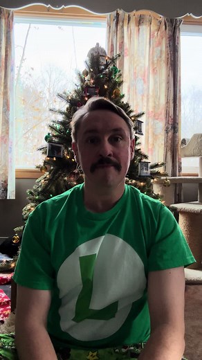 12 Days of Luigi day 6 #luigi #cosplay #luigicosplay #mariobros #12daysofchristmas