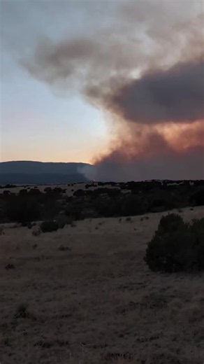 Fire Update 5— Beulah, CO 🔥 Wind just shifted northeast and the fire is pulling back/extinguishing itself. Full timeline of what happened today on Sleepy Fox Farms. Following this closely? Drop your questions below. #ColoradoWildfire #BeulahCO #FireUpdate #PuebloCounty #breakingnews