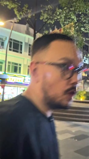 KUALA LUMPUR — snippets and clips semasa saya sebagai YB TRX beramah mesra dengan rakyat jelata di kawasan, sekali betul-betul jumpa YB yang sebenar: Yîam Bront 🙏🏻 Shoutout to my handsome buddy @itsjustmuadz who hosted the @riuhinthecity main stage ✌️ | Imran Ajmain