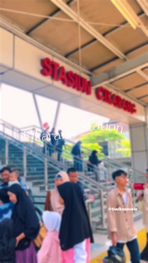 In the heart of Cikarang stands a railway station whose story reflects changing times—from a small stop in the Dutch private railway era to a modern station connecting industry and urban life. The station was originally opened as Halte Tjikarang on 14 August 1890 by the private railway company Bataviasche Oosterspoorweg Maatschappij (BOS), when the Batavia–Karawang line began operations. This marked the starting point of Cikarang’s connection to the east–west railway network of Java. Over time, 