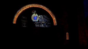 Pendant les vacances de Noël, le tympan de l'abbatiale de Conques est illuminé tous les soirs dès 21h15. Le tympan comme vous ne l'avez jamais vu ! Préparez votre visite ici ➡️ https://www.tourisme-aveyron.com/fr/diffusio/agenda/les-nocturnes-de-conques-periode-vacances-de-noel-conques-en-rouergue_TFO35420988970 | Tourisme Aveyron