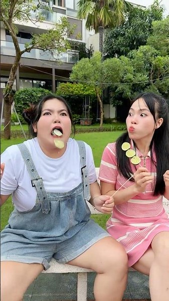 Lemon eating joke 🍋🍋‍🟩 #funny #shorts