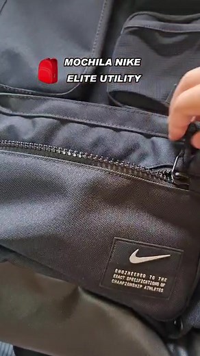 Unboxing/Review da mochila Nike Elite UtilityUma das mais completas do mercado:- 9 bolsos;- Espaço interno destinado a guardar tênis;- Compartimento para Notebook de até 15