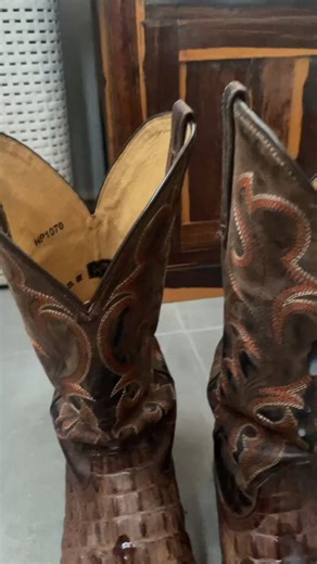 RT @bootboymikey: Came on my gator boots 🤠🥵💦 #cowboyboots #cowboybootfetish #bootcum
