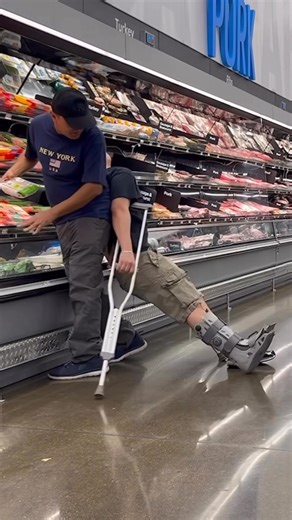 1.3M views · 8K reactions | SAVE HIM PLEASE BRO  #reels #viral #explore | Holysapoguapo | Facebook