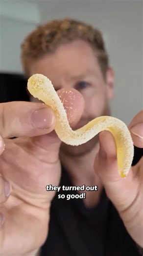 Kalem | TheKiwiGrower on Instagram: "Make your own sour gummy worms 🐛🤤 Find the link to the how-to video in my bio. It’s a free post anyone can watch :) #sourgummyworms #vegan #sourcandy"