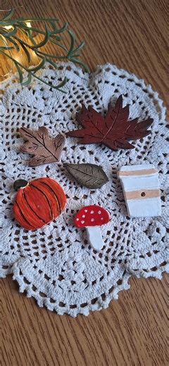 Diy clay magnets🍂 Autumn vibes ✨️ 🍁 #claymagnet #clayautumn #handmade #handmadecrafts #craft #crafts #diy #diyprojects #diyhomedecor #diyideas #diyhome #diycrafts #craftyamiras | C R a F T Y