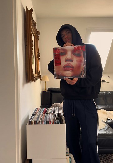 Lola Young - this wasn't meant for you anyway 🥰 whats your favorite song? #vinyl #messy #lolayoung #songrecommendations #interiordesign #fyp #indiemusic