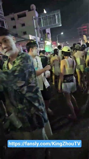 all wet girl on the street 🫨 #fansly #nightlife #夜生活 #thailand #vlog #kpop #teen #students