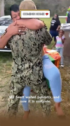 117K views · 5.1K reactions | The soldier came home and even the wind whispered “welcome.” El soldado volvió a casa y hasta el viento susurró “bienvenido.”#welcomehome #soldier #reunion #Respect | Come Back Home | Facebook