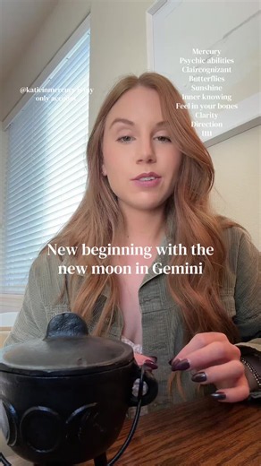 katie ray (@katieinmercury)’s video of psychic