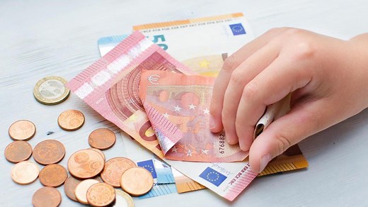 Ya es oficial: Así puedes solicitar la nueva ayuda de 700 euros compatible con el Ingreso Mínimo Vital