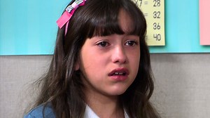 1.4M views · 28K reactions | ¡La mandan a dormir sin cenar!  Su papá, su maestra y su abuelita la tratan mal por no entender matemáticas.  Mejores escenas del capítulo de #LaRosa : 'Un modelo de amor' #LaRosaDeGuadalupe Lunes a viernes 7P/8C por #Univision | UniNovelas | Facebook