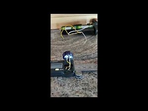 Digitaler Messschieber ohne Batterien. Ein Tipp zum Geld sparen.