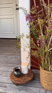 42K views · 1.3K reactions | DIY - Ruckzuck Eingangsdeko aus Schweden 懶 Ich habe noch einen Dekotipp aus Schweden für euch. So einfach könnt ihr euch eine Vase aus Sand zaubern 殺✨ ________________ #cosisdekotipps #nordischershop #nordischergarten #eingangsdeko #eingangsidee #dekotippeingang #decoridea #entrancedecor #decorideas #summerdecor #sommerdeko | Cosis Dekotipps | Facebook