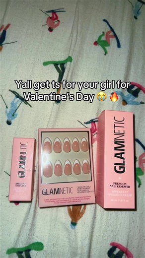 Safe gift that they’ll sure to love 🙏 #nails #acrylicnails #valentinesdaygiftideas