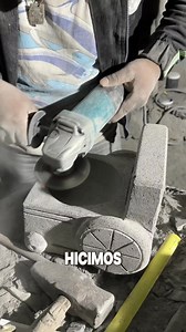 Cada molcajete que hacemos cuenta una historia, y este es muy especial. ❤️🇲🇽 Creamos un molcajete en forma de silla de ruedas, porque la tradición y la cultura mexicana son para todos. Nos emociona poder hacer piezas únicas, que representen a cada persona y su historia. Si tienes una idea para un molcajete personalizado, nosotros lo hacemos realidad. ¿Cómo te imaginas el tuyo? 👇✨ #Molcajete #ArtesaníaMexicana #HechoAMano #CulturaMexicana #Personalizado #CocinaTradicional #Cemcui #SaborMexican