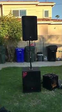 Harbinger Powered speakers