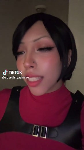 Iconic Ada Wong Cosplay - RE4
