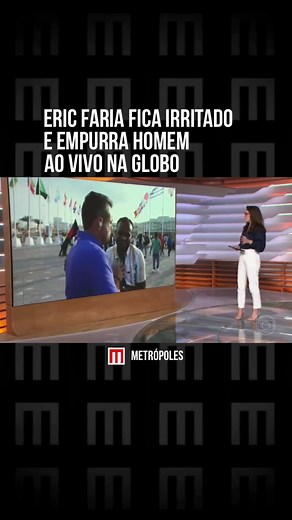 👀 O #jornalista Eric Faria se preparava para entrar ao vivo no Bom Dia #Brasil, nesta manhã de sexta-feira (18/11), e acabou protagonizando uma cena inusitada. Um homem que passava pelo local acabou esbarrando nele que, irritado, o empurrou. Na sequência, o jornalista se reposiciona em frente à câmera e sorri (sem graça) para a âncora Ana Luíza Guimarães. #TikTokNotícias #EntretêNews