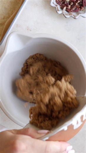 With a thick, buttery shortbread crust and a rich pecan pie filling on top, these Pecan Pie Bars are every pecan pie lover’s dream! 🥰 👇 recipe in the comments 👇 | The Recipe Rebel