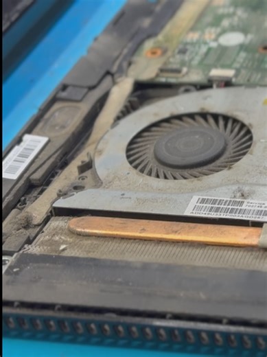 အချိန်ကြာလာတာနဲ့အမျှ အလိုအလျောက်ဖြစ်ပေါ်လာတဲ့ ညစ်ထေးလာခြင်းကို တားဆီးဖို့ခက်ပါတယ်..... မသိလိုက်ခြင်းရဲ့ နောက်မှာ အများကြီးမပေးဆပ်ရဖို့အတွက် အကောင်းဆုံး လုပ်ဆောင်ချက်ဖြစ်တဲ့ Hardware Cleaning Service လုပ်ဖို့အသိပေးပါရစေ။ #ComputerService #HardwareCleaning #Service #Notebook #fypシ゚viral