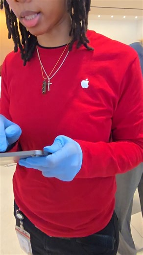 She Showed Up Late to Her Apple Store Appointment… But When They Tried to Reschedule Her, She Went Off and Demanded the Manager 😳🍏🔥 | Viral Frequency