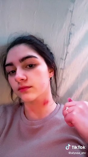 How to Give Yourself a Hickey with Your Hands - Step by Step Guide