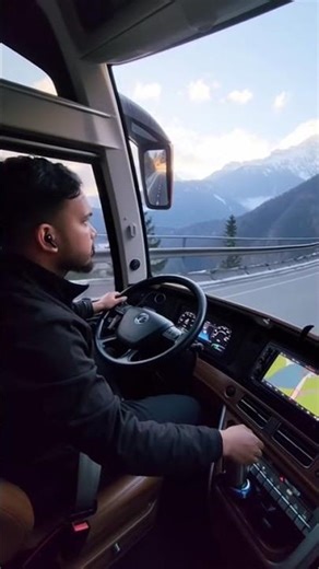 banger playlist bus driver #animasi #animatedbutton #funnycartoon #animation #animatedcartoon