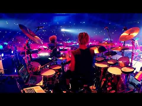 Brendan Buckley w/Shakira "Waka Waka" live Barcelona 7/6/18