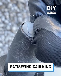 376K views · 90 reactions | Who knew caulking could be so satisfying! 朗 | Do It Yourself | Facebook