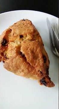 Raisin Oatmeal Scones, A Classic Pastry