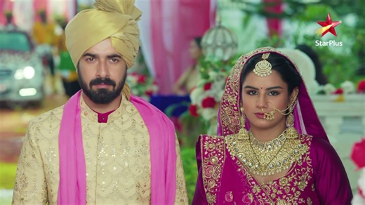 Kalyani ne Ganga ko kiya hai apni bahu ke roop mein swikaar. Isliye badi hi dhoom-dhaam se usne kiya hai Abhay aur Ganga ka grihapravesh. Dekhiye, #DoDooniPyaar, Somvaar se Ravivaar, shaam 6:30 baje, StarPlus aur kabhi bhi Disney Hotstar par. #ShivikaPathak #AleyaGhosh #GouravSharma #GoutamSharma #StarPlus #DDP #NewShowAlert #SneakPeek #Twins #Sisters #Reel #ContentCreator #Drama #Pyaar #Love #LoveStory #Doctor #Education #TwinBrother | StarPlus