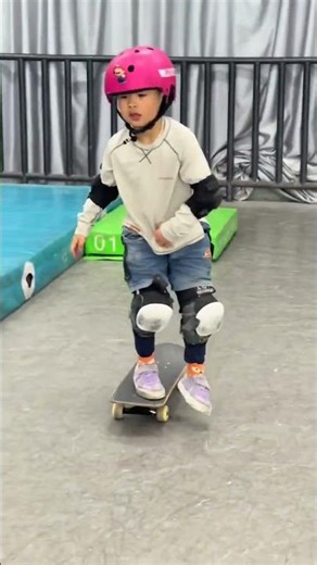 Eighty-eight 360-degree moves were made in one day#Skateboard#Extreme sports#Kindergarten