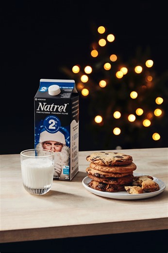 Much to the delight of everyone, we're bringing back our Christmas packaging to get us into the holiday spirit, one glass of milk at a time. 🥛 _____________________________________ Pour le plaisir des petits comme des grands, nos emballages de Noël sont de retour pour nous plonger dans l’esprit des Fêtes, un verre de lait à la fois. 🥛 | Natrel