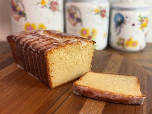 Bright Lemon Pound Cake Loaf