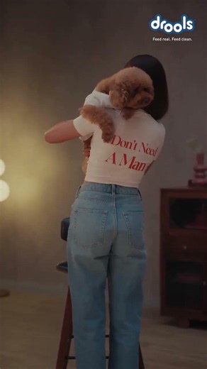 A little clingy.A little fluffy.And exactly her type. #pets #drools #ananyapandey #shorts