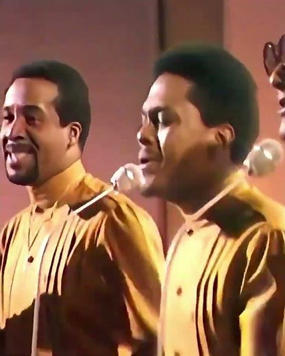 I Can’t Help Myself Sugar Pie Honey Bunch • Four Tops • 1965🎶