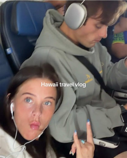 Cute Hawaii Travel Vlog: Missed Flight Adventures