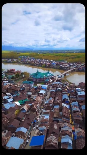 Sopore: The Story Behind Its Name & Legacy as Kashmir’s Chota London Hashtags #Sopore #Suyyapura #ChotaLondon #KashmirHistory #KashmirCulture #WularLake #KashmiriHeritage #AppleTown #KashmirBusiness #SoporeStory Keywords Sopore, Suyyapura, Sopore name origin, Chota London, Kashmiri history, Kashmiri culture, Wular Lake, Sopore business hub, Kashmir apple market, Sopore heritage Description Discover the fascinating origin of Sopore, once known as सुईयापुरा (Suyyapura), named after the great 9th-c