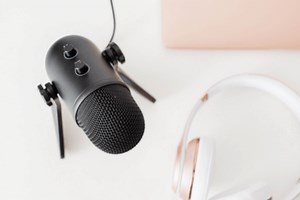 Should You Plug Your Headphones Into Your Blue Yeti? - Home Studio Expert