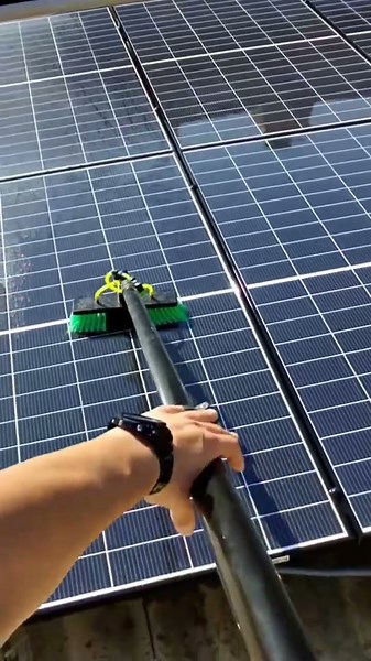 How to clean solar panels the right way