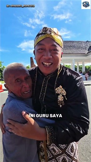 This Regent Immediately Hugged His Teacher in Front of Everyone