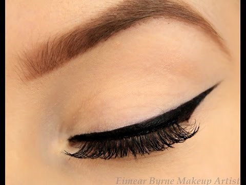 How to: Perfect Winged Eyeliner! (New Technique!)
