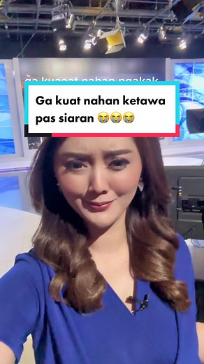 Momen Menggelikan Seorang Presenter Berita