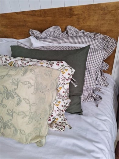 I made my own pillowcases! #decor #home #house #bed #diy #bedmaking #decoratedbedroom #pillowcases