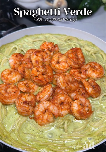 Spaghetti con camarones — receta fácil de spaghetti verde